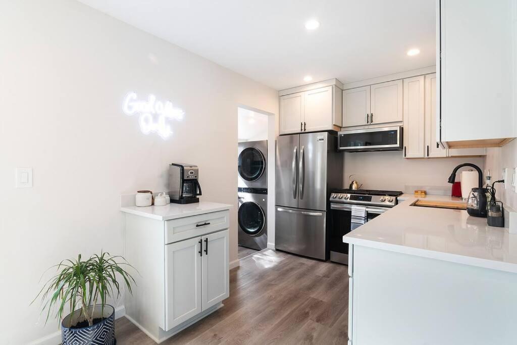Beautiful 3 Bed 1 Bath Designer Home + Hot Tub Los Angeles Exterior foto