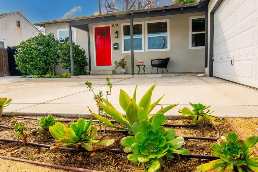 Beautiful 3 Bed 1 Bath Designer Home + Hot Tub Los Angeles Exterior foto