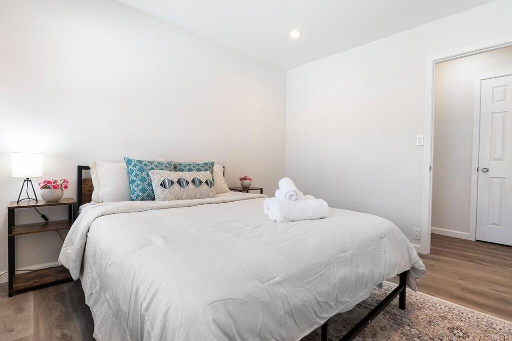 Beautiful 3 Bed 1 Bath Designer Home + Hot Tub Los Angeles Exterior foto